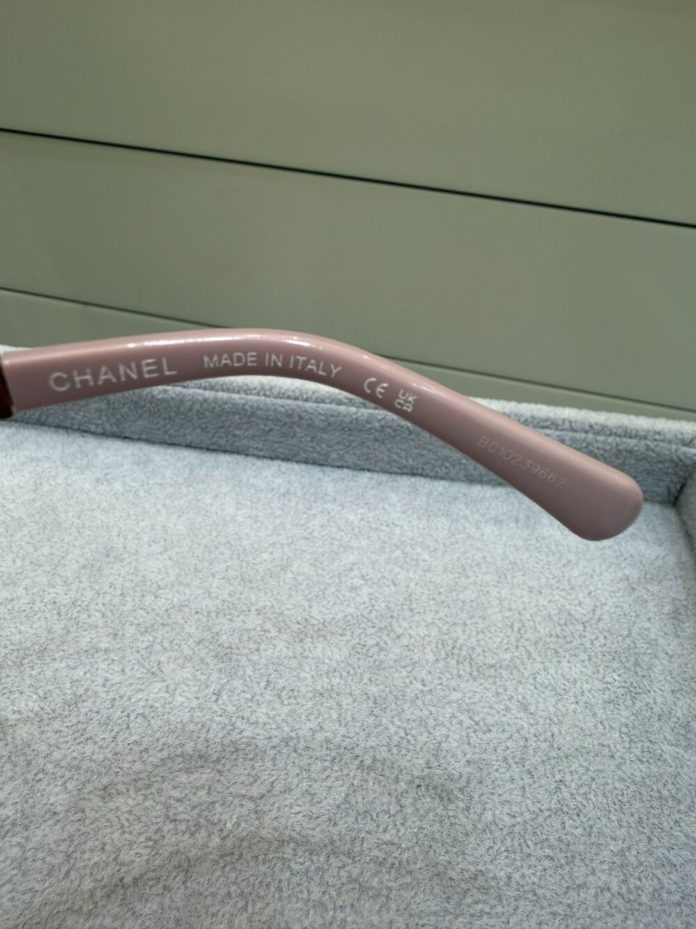 NWT CHANEL Pink Square Sunglasses with Gold Leather Chain Temples - Picture 8 of 9